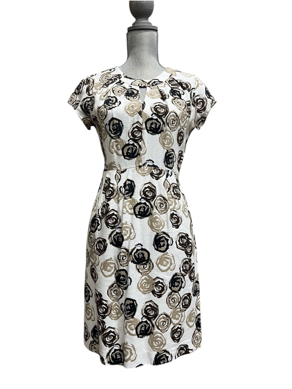 Karin Stevens Petites Dress 4P Floral Neutral Rose Pleated